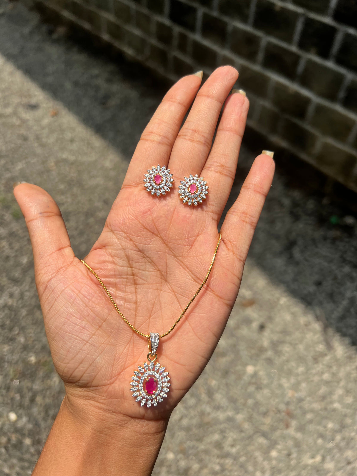 Premium diamond finish pendant set with 8pidi chain code D267