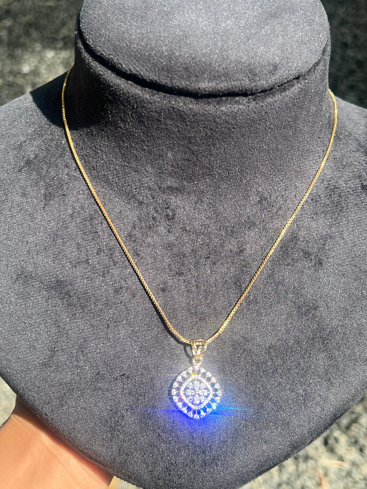 Premium diamond finish pendant set with chain product code D325
