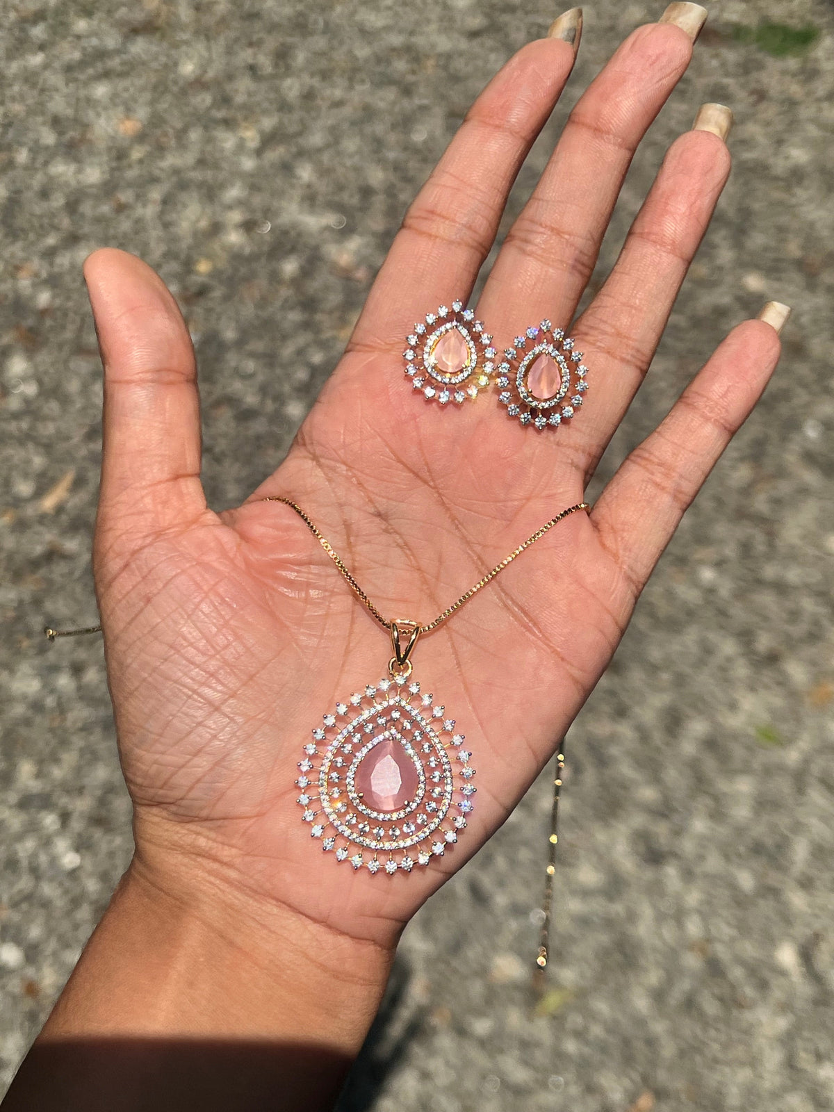 Premium diamond finish pendant set with chain product code D67
