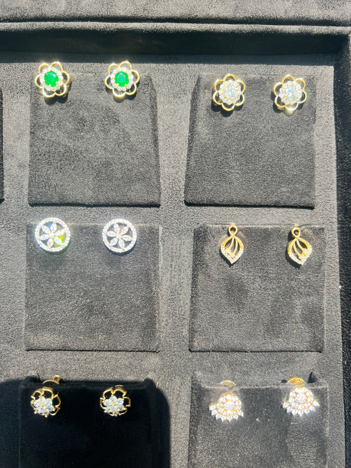 Premium diamond finish studs product code E110