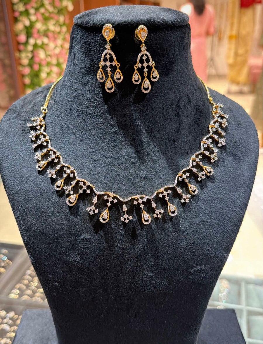 Premium quality diamond finish necklace product code D126