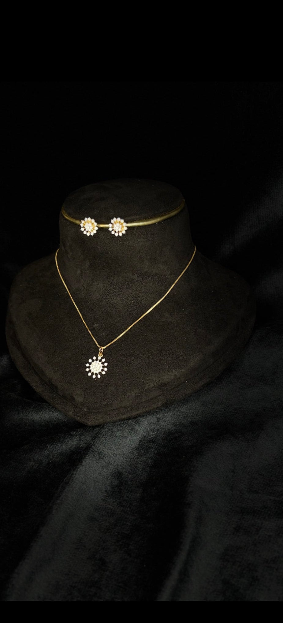 Premium party wear diamond replica pendant set with chain product code D376